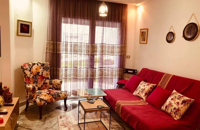 Agréable apt S+1 vue piscine