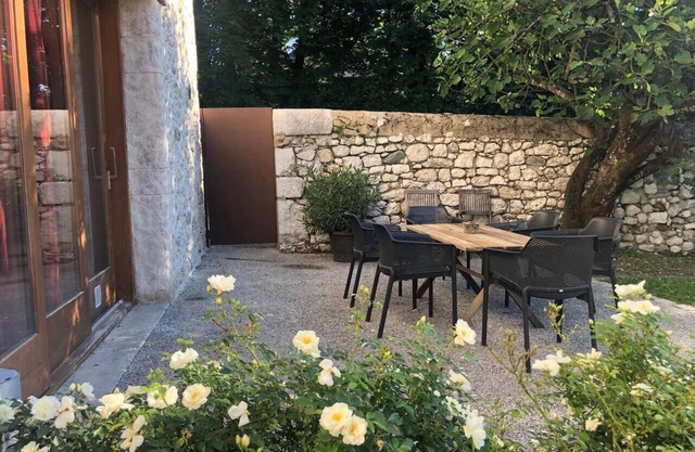 Logement agréable au calme et à proximité d'une cascade