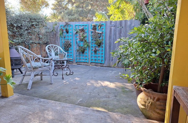 Pleasant studio with WiFi in the charming Foothills of Carpinteria.n
