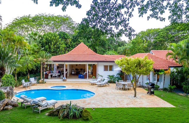 Perfect Caribbean get away, Piscine avec barbecue, Wifi gratuit, Jacuzzi, Gazebo