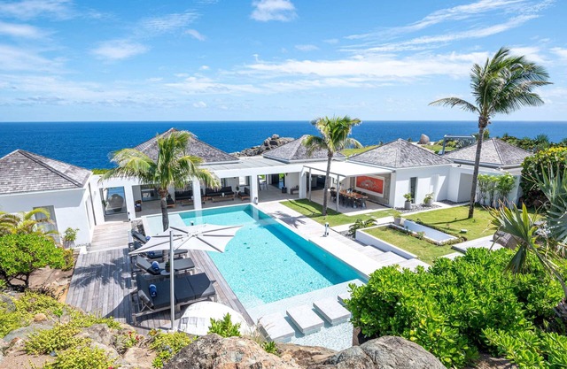 Villa privée, six chambres �� coucher, deux piscines, jacuzzi, salle de remise en forme, piscine chauffée de 39 pieds de long