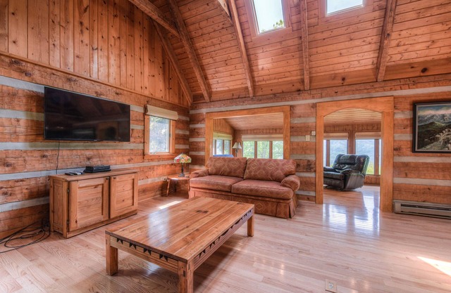 Plott Mountain Home-Incroyable vues @ 4100 pieds !!!