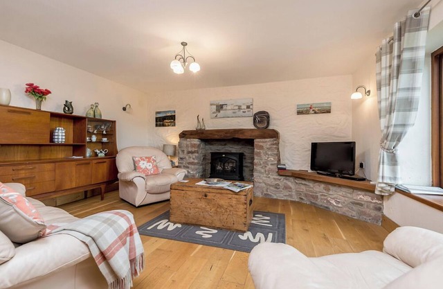 Ploughmans Cottage, Holiday Cottage Nr St Brides, Sleeps 5, 2 bedrooms, bathrooms