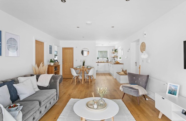 Plover 1, The Cove - an apartment that sleeps 4 guests in 2 bedrooms