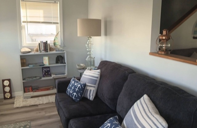 Plum Island place 5 minute walk to beach 9 minute walk to point