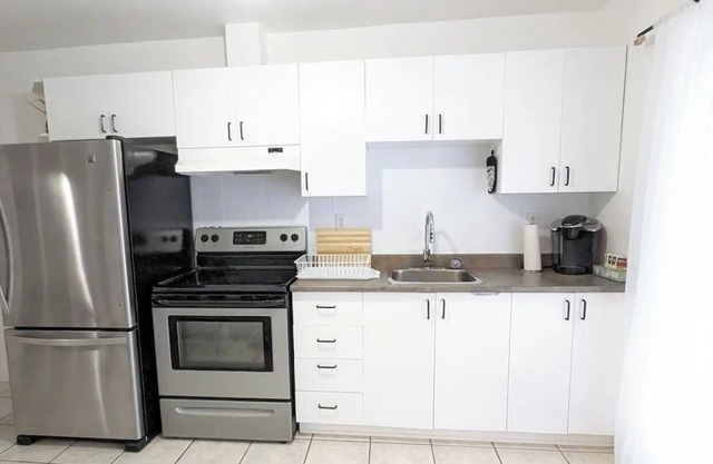 Plush 2 bedroom unit 5 min Downtown off Wellington