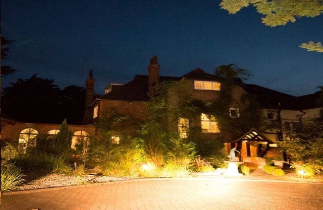 Maison de campagne luxueuse avec piscine intérieure