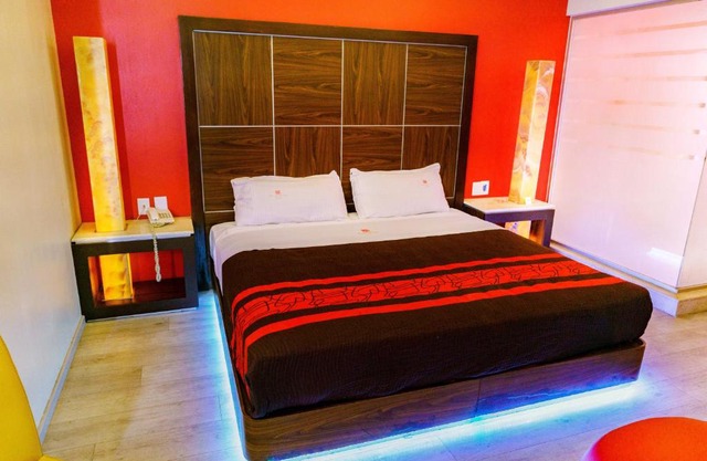 Plutarco Suites