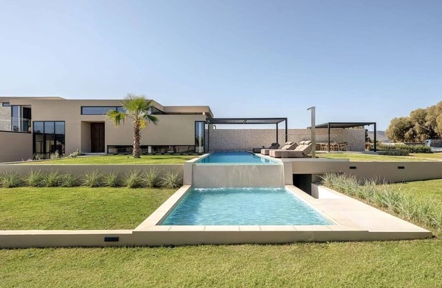 Pnoe Seafront Experience | Villa Etheras