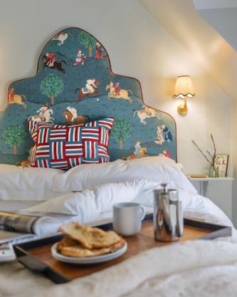 Pocket Cottage Luxury 18th Century Tiny Home in Picturesque Village with Pubs