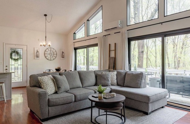 Stunning Bushkill Getaway w/Deck