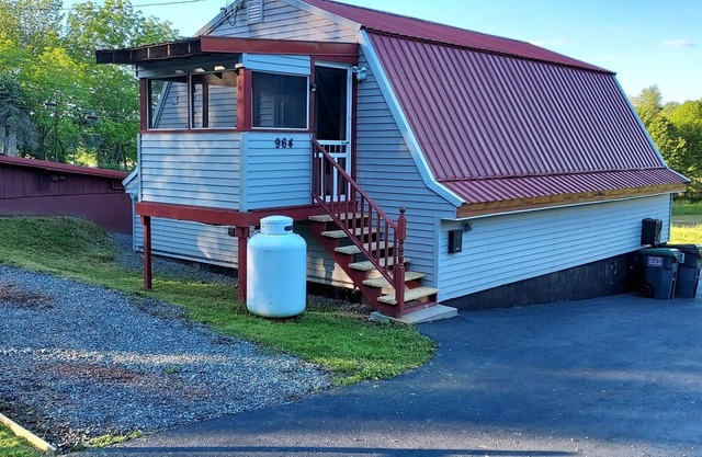 Poconos private studio for 2Located in Lake Ariel, PA