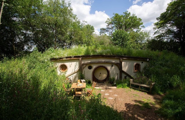 Entire Hobbit Hole Subterranean House Pod Hollow Pet Friendly Private Garden