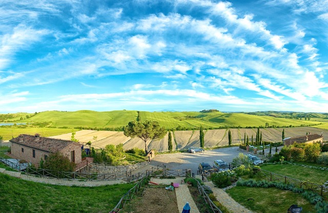 Podere en Crète avec une vue imprenable et relaxante à seulement 15 minutes de Sienne