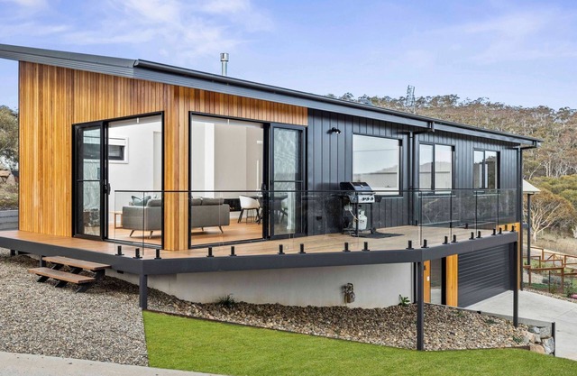 Poets Den - Holiday Home