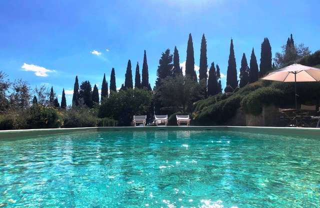 panoramica ed esclusiva dimora tipica toscana
