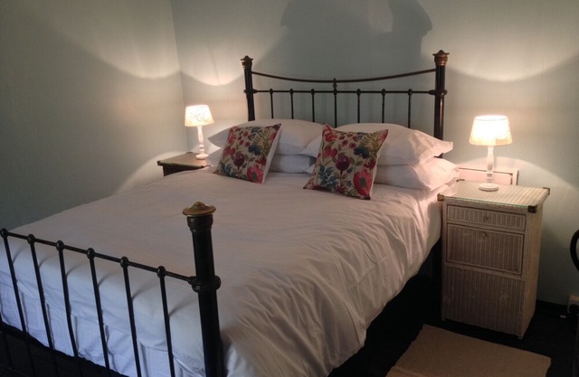 Point Cottage, Ticehurst, East Sussex 2 Double Bedrooms