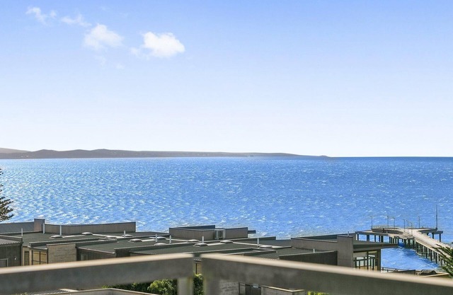 Point Grey Apartment 16