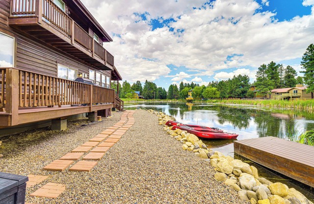 Pond Access & Private Dock: Lakeside Cabin