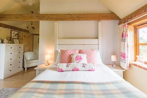 Pond Cottage by Keepers Cottages