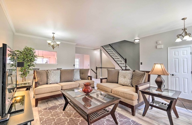 Pond-View Deck + Pool Table: Woodbridge Haven!