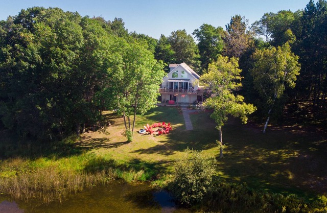 Ponton inclus !! Superbe maison au bord du lac de style chalet 4 saisons, Spooner, WI