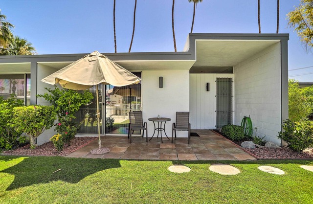 Pool Access: Dog-Friendly Palm Desert Getaway!