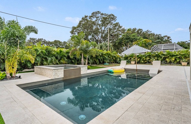 Pool and Spa Retreat in South Tampa