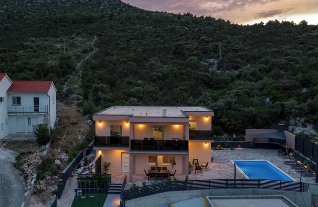 Pool Apartment With A Seaview Avila, Poljica, Croatia