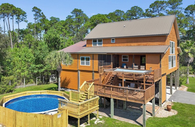 Pool, Boat Ramp, Games, Pass Christian Waterfront Sleeps 18 Guests 6 Bedrooms