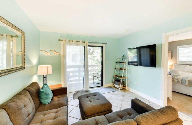 Pool Deck Access and Walk to Beach Hilton Head Unit