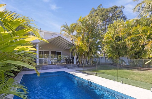 Pool, Gorgeous BBQ Deck, Cubby House with Slide, Pet Friendly