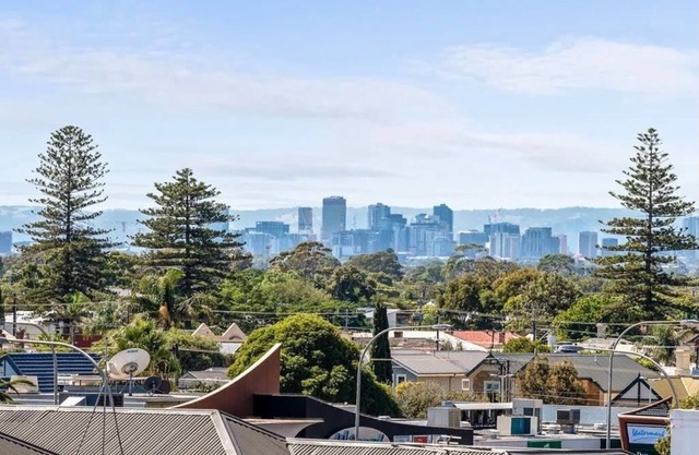 Pool, Gym, Spa and Sauna, Free Parking, City Views