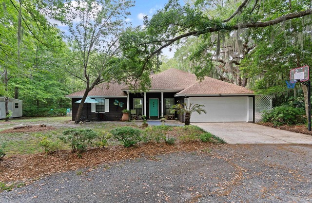 *Pool *Hot tub *Fire pit *Fence *Game room *Private
