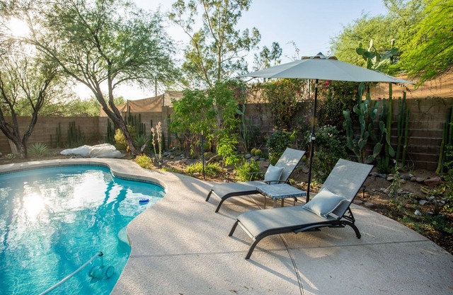 Pool, Hot tub, Mountain Views, & Beautiful... What more can you ask for?