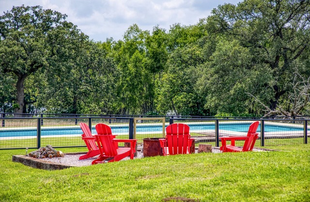 ★ Pool, HotTub- Cardinal Cottage, RoundTop/Brenham