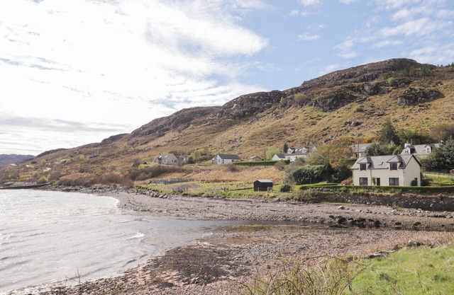 Pool House, POOLEWE
