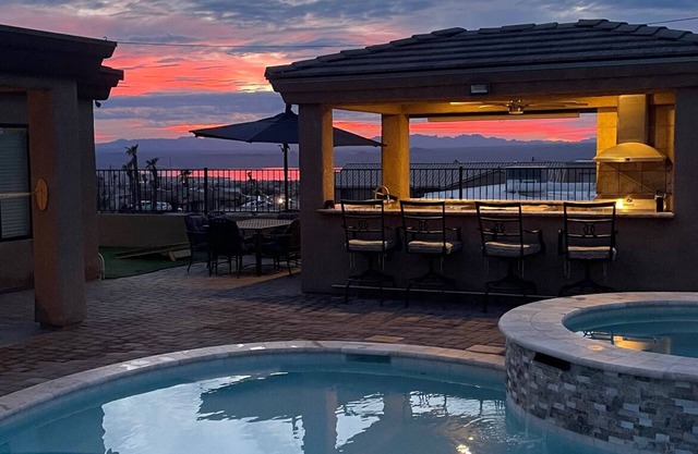 Pool, Lake Views, Boat Parking, Fire Pit & Outdoor Kitchen!