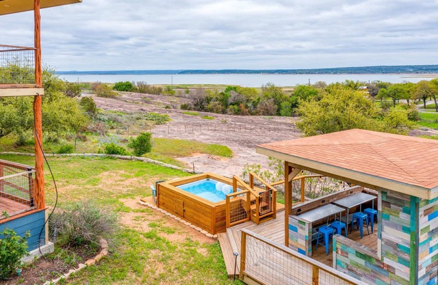 POOL w Lake views, 5 KING/3.5b, outdoor Cabana