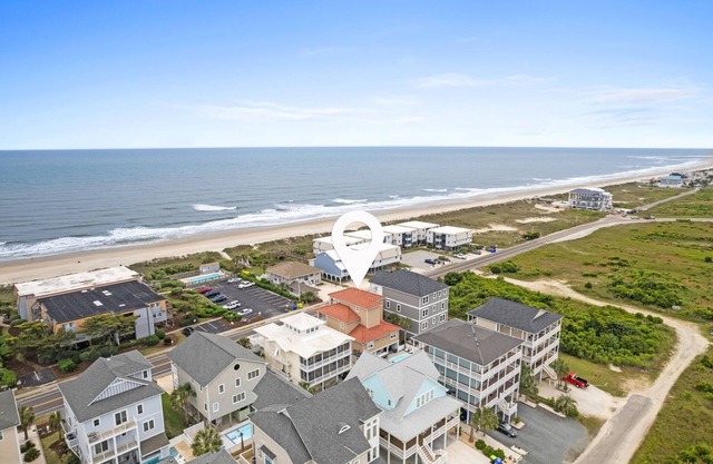 Ocean Views, Pool & Bar | Perfect Summer Getaway