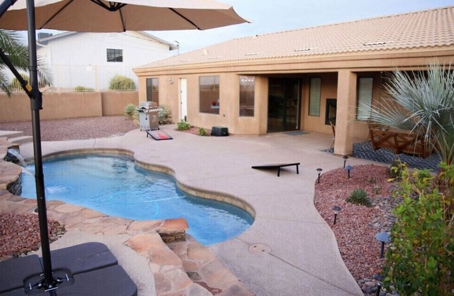 POOL🏊‍♂️PATIO☀️3BRM🛌2BTH🛁HOME🏡NEAR🌉LONDON BRIDGE ✨