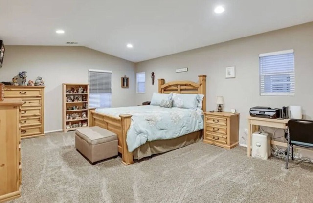 Pool-side Paradise 3BD| 2.5BA