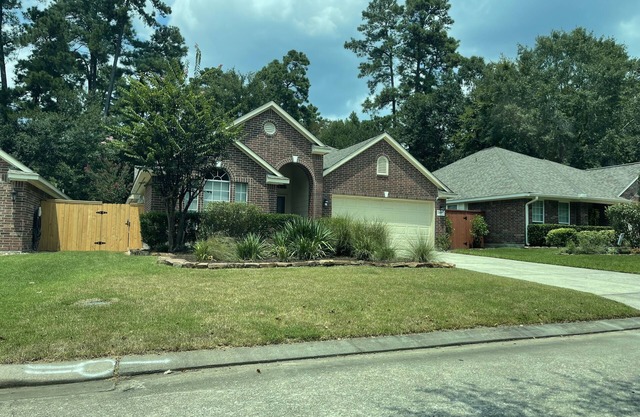 Veranda - heated pool/spa. Spend Christmas/New Years in the Woodlands!