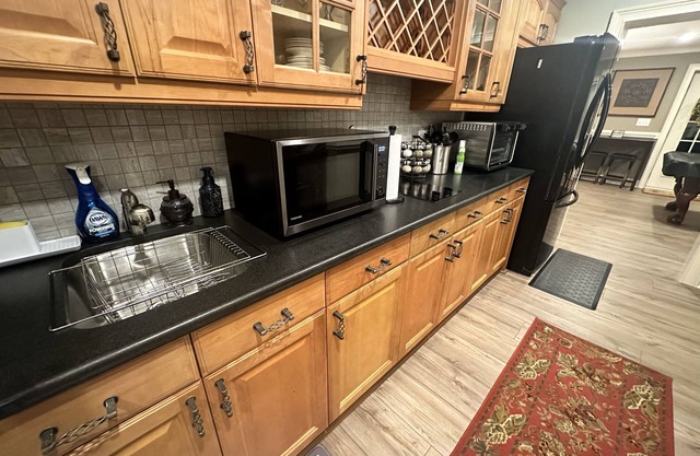 *Pool table, Ping Pong, Patio, Game Room & Laundry