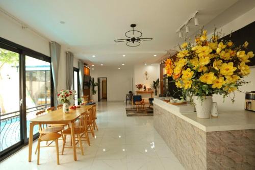 Pool Villa 3 bedroom near sea
