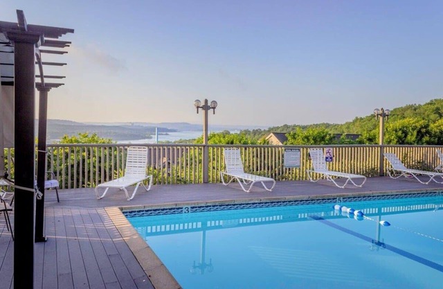 Location de condo Branson Cabane dans les arbres vue sur le lac Silver Dollar City (131709)