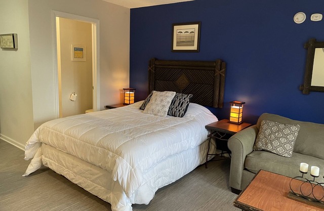 Poolside Suite on Lake George