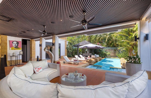 Poolvilla 5 chambres 50 m from Layan beach