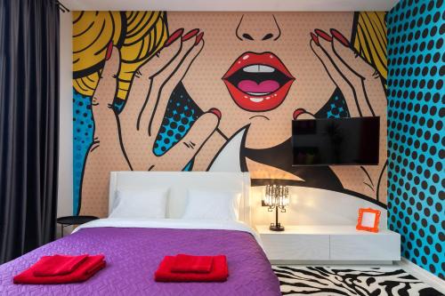 POP ART flat near Opera-Self Check-in & NETFLIX
