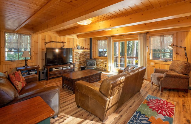 Poplar Lieu: 3 BR / 3 BA maison / chalet à Homewood, pour 8 personnes